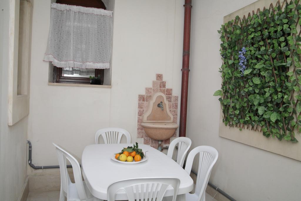Maestranza Holiday Syracuse Bagian luar foto